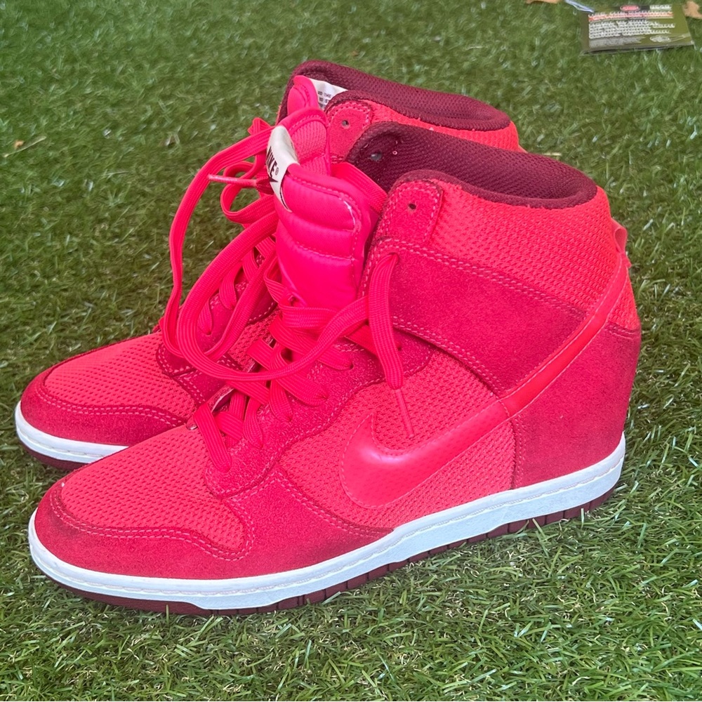 Nike Dunk Sky High Hi Red Pink Hidden Wedge Shoe  Sneaker 644877-600 Sz 9.5